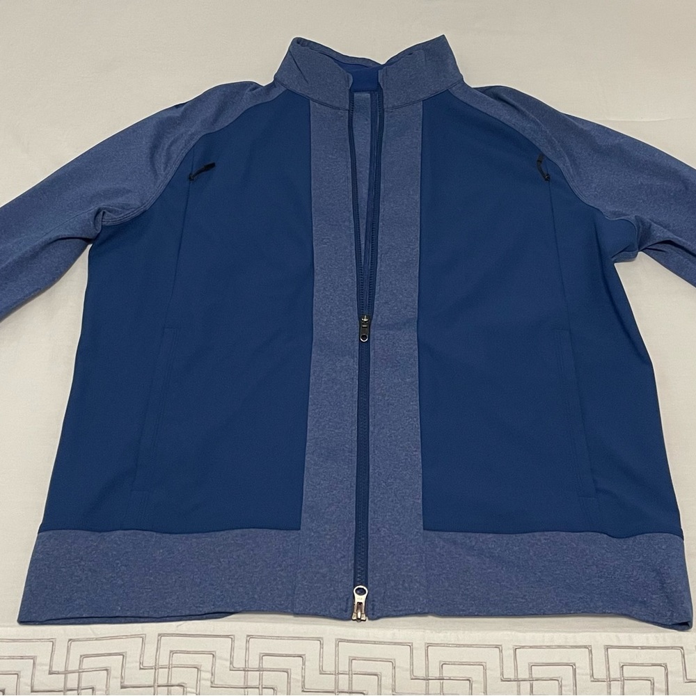 Lululemon stretchy vented running jacket